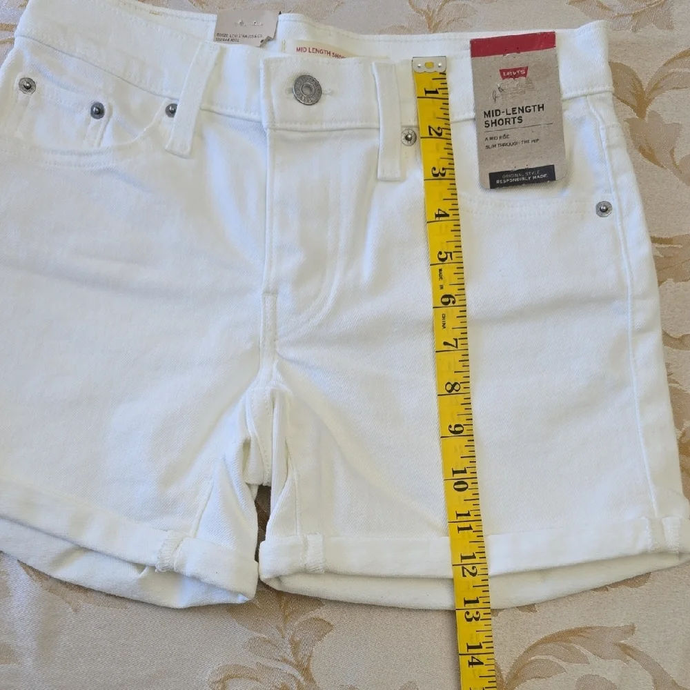 Levi's White Mid Rise Rolled-Hem Shorts & Distressed Blue Denim Cutoffs - Picture 6 of 9